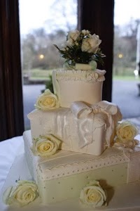 Elizabeth George Wedding and Celebration Cakes 1071394 Image 2